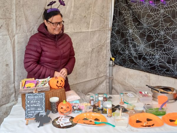 Biscuit decorating activity