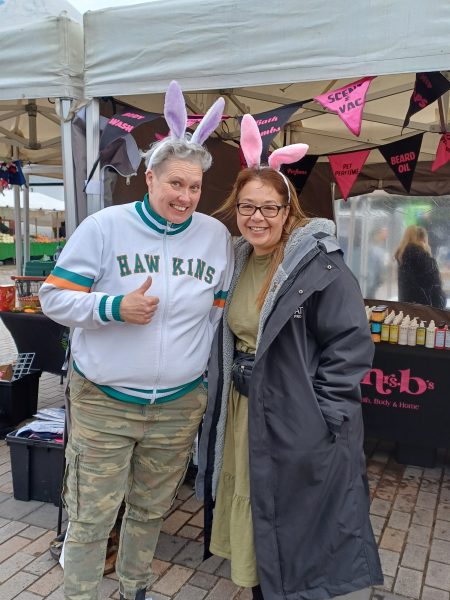 Traders with bunny ears